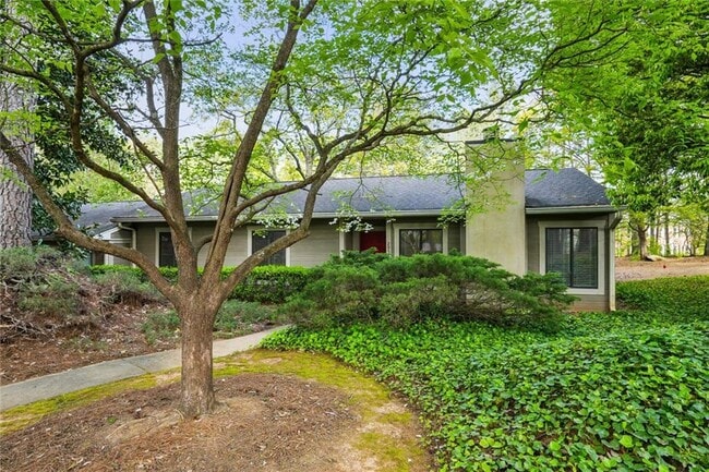 Building Photo - 2953 Torreya Way SE