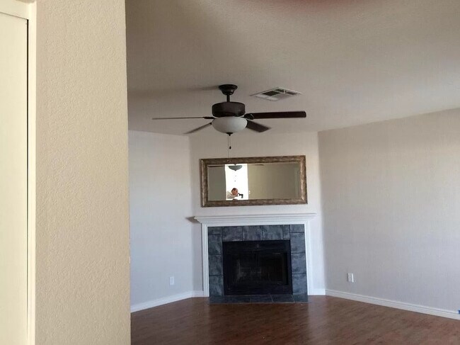 Foto del edificio - 93 N Cooper Rd