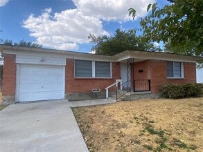 Building Photo - 1701 Longview St