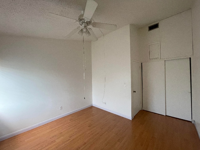 Building Photo - 4316 La Mora Ct