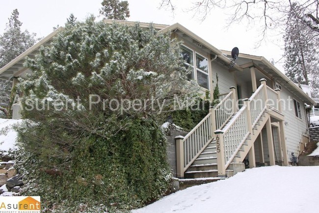 Building Photo - Cute Cottage In Ashland