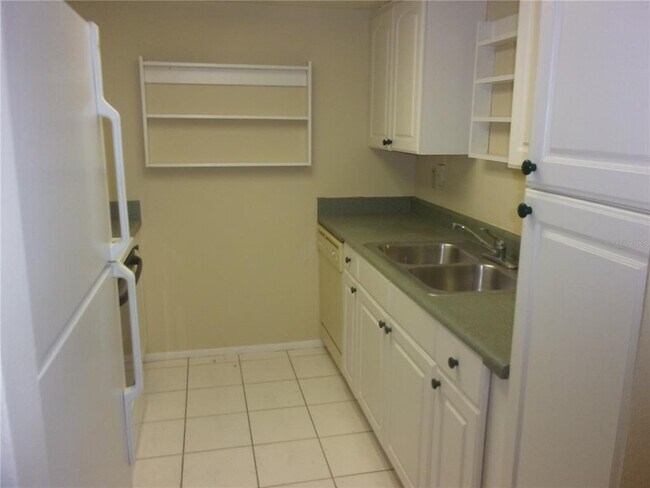 Foto del edificio - 904 Lake Destiny Rd