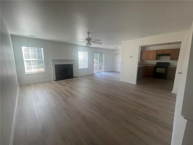 Foto del edificio - 2350 Mayfair Dr