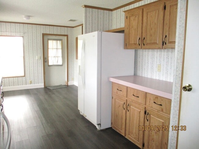 Building Photo - 1904 Woodcrest Dr