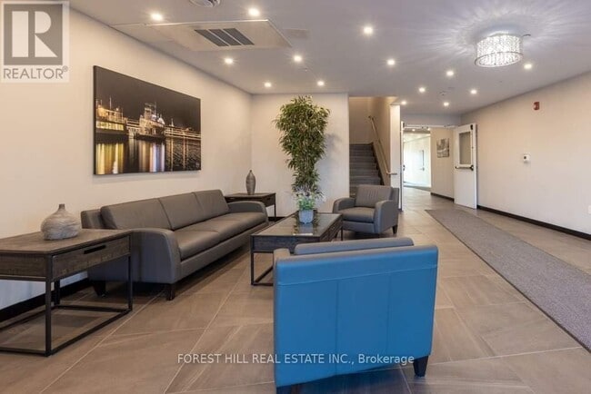 Photo du bâtiment - 740 Augusta Dr