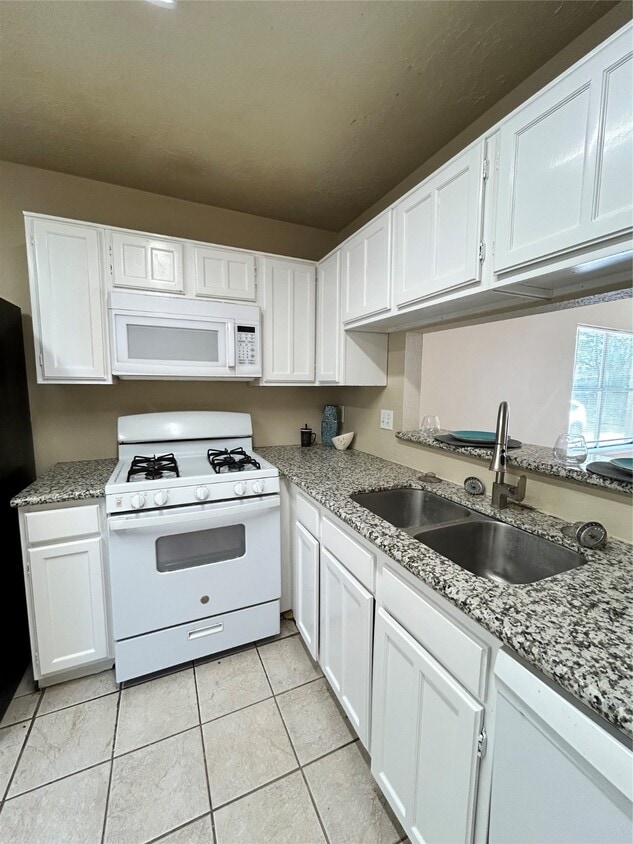 Building Photo - 2443 Autumn Springs Ln