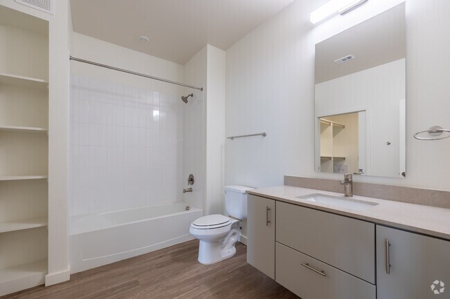 1BR, 1BR - 768SF - Restroom - New Page