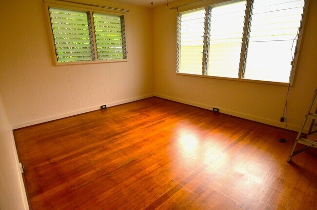Foto del edificio - Charming 2 story Cottage in Lower Manoa