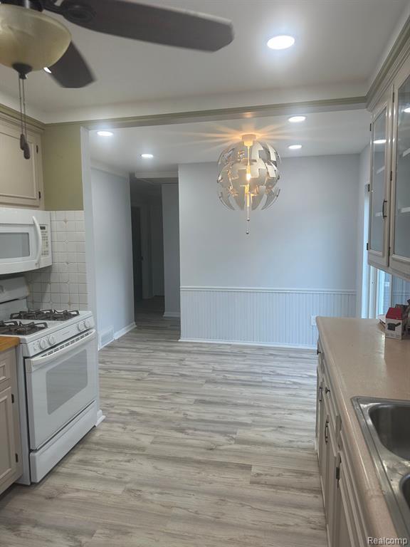 Foto del edificio - 32720 Grandview Ave
