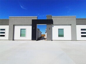 Building Photo - 12 N 33rd St