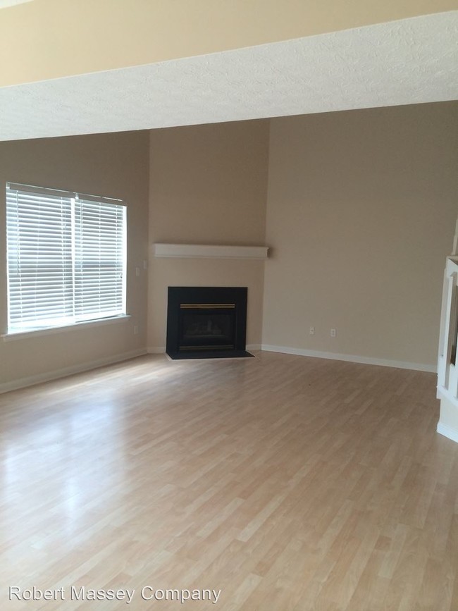 Building Photo - 3916 Pinoak View Ct
