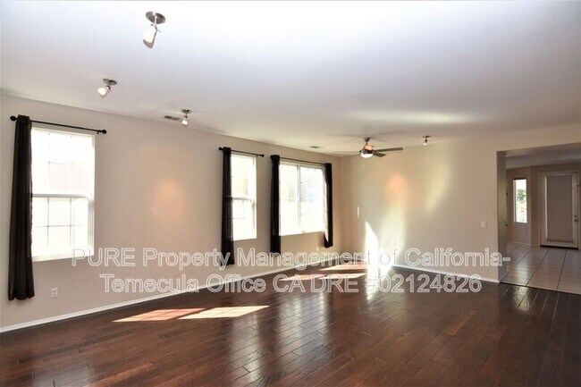 Foto del edificio - 39781 Payton Ct