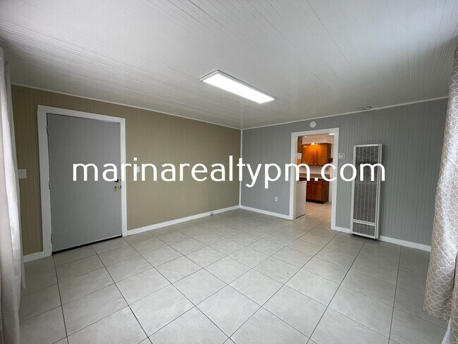 Foto del edificio - Welcome home to this 1 Bedroom 1 bath cozy cottage