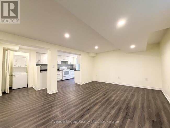 Building Photo - 116 Pindar Crescent