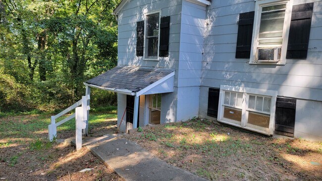 Building Photo - 2375 North Circle Dr. NW