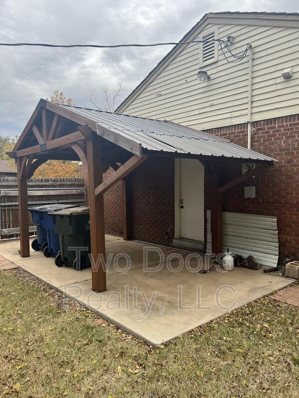 Building Photo - 9301 Nichols Rd