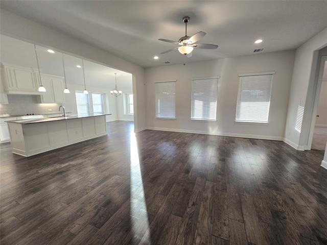 Building Photo - 124 Trail Dr