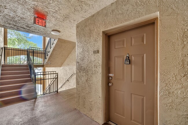 Building Photo - 220 SW 116th Ave