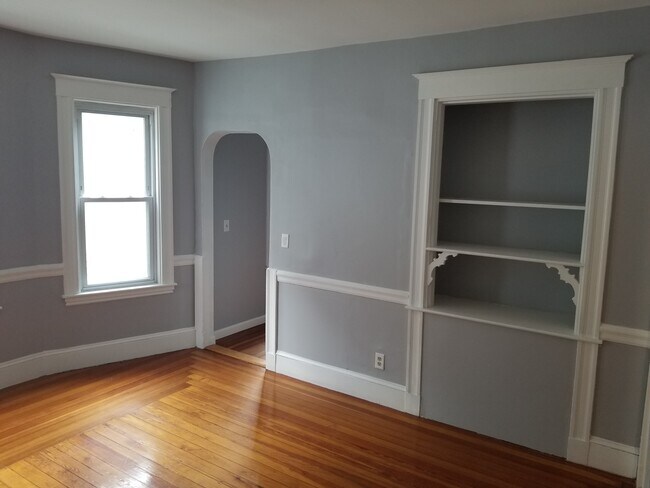 Building Photo - 17 Madison St