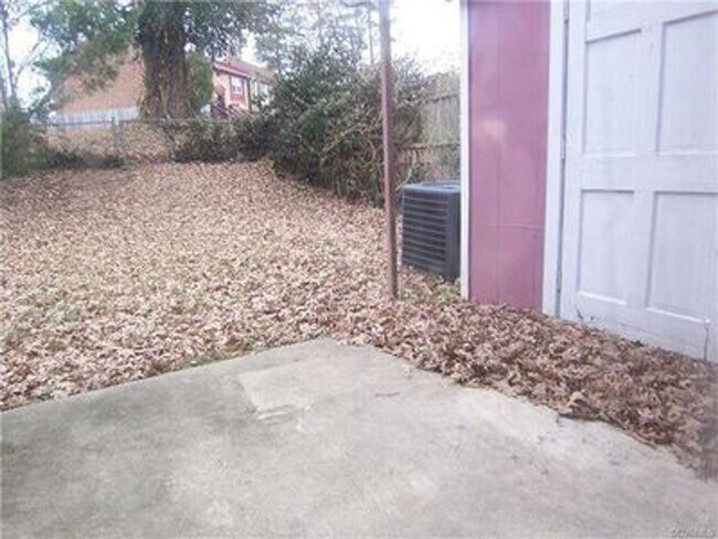 Foto del edificio - Henrico County Townhouse! 3 beds, 1.5 bath...