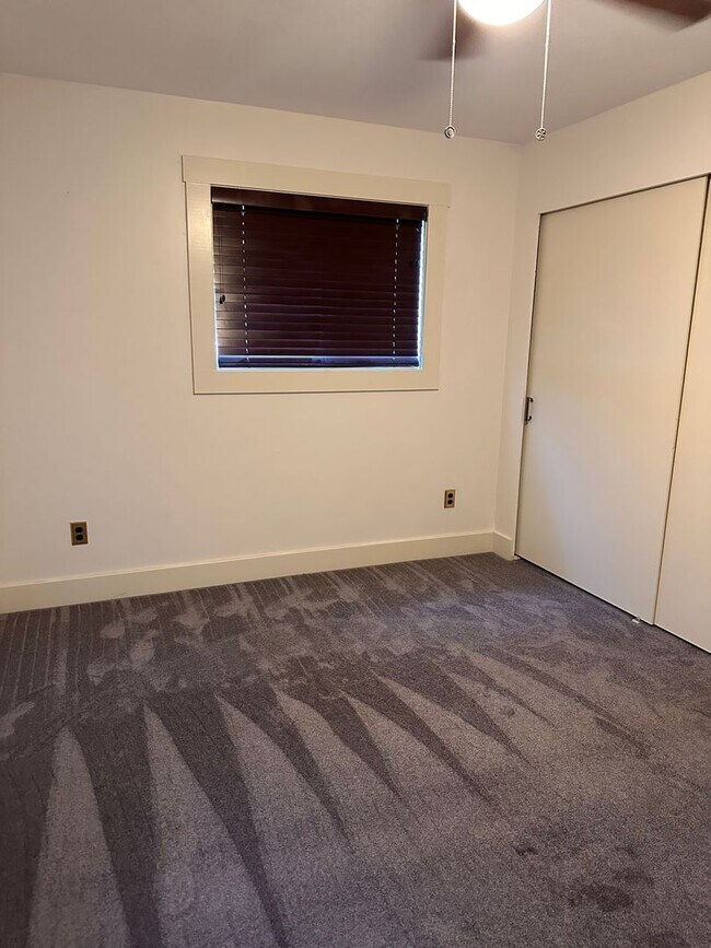 Building Photo - Charming 2 bedroom home in the heart of do...