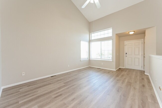 Building Photo - 5633 S Zante Cir