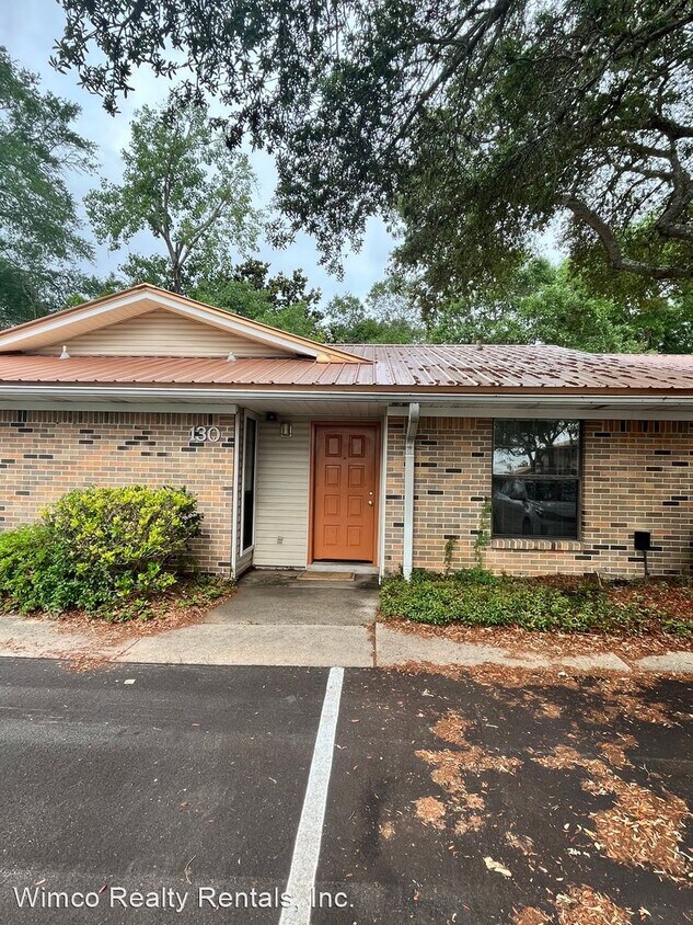 Primary Photo - 2 br, 1 bath House - 130 Classic Ct.