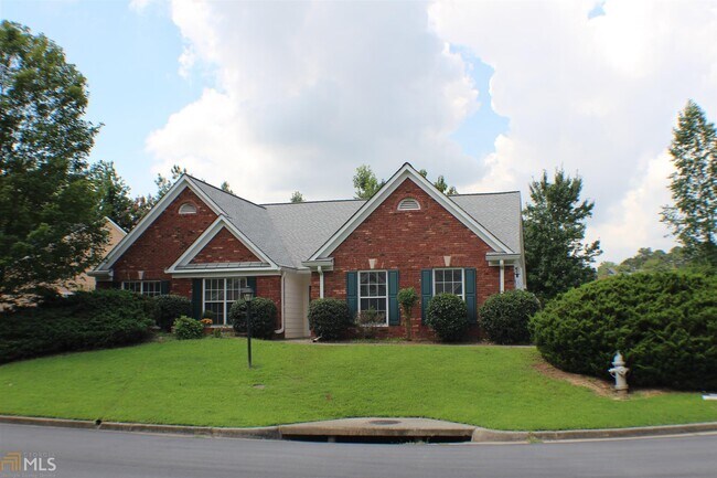 Building Photo - 2630 Millerbrook Dr
