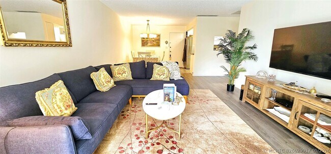 Foto del edificio - 3212 NE 12th St