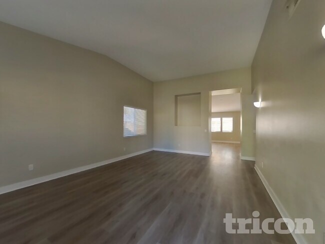 Foto del edificio - 1346 Woodvale Dr