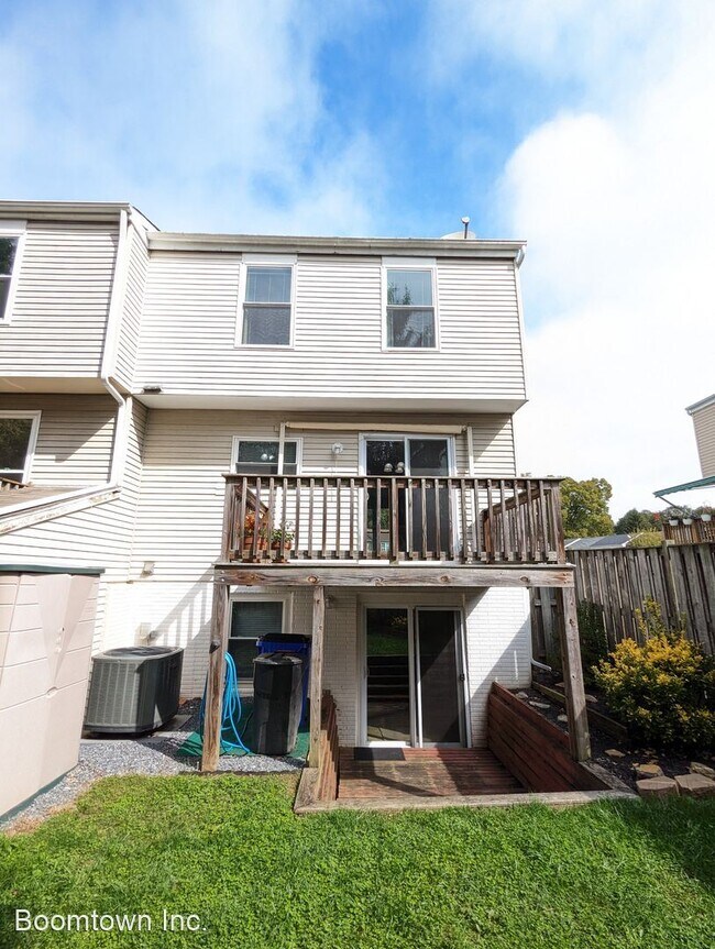 Building Photo - 3 br, 1.5 bath House - 1846 Murdock Court