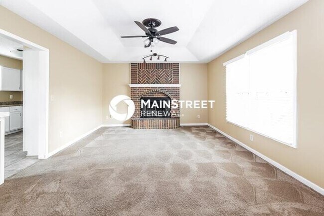 Building Photo - 3 Bedroom Pet-Friendly Home in Raymore, MO with Main Street Renewal