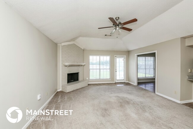 Foto del edificio - 2432 Country Trail Dr