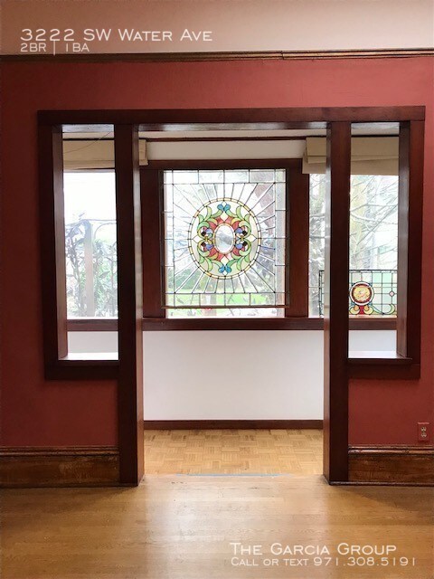 Foto del edificio - 3222 SW Water Ave