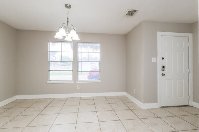 Foto del edificio - 10202 Farrell Dr