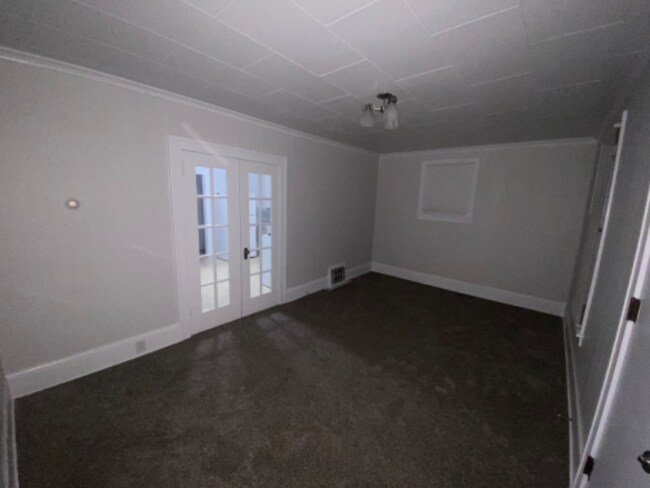 Building Photo - 720 6th Ave S