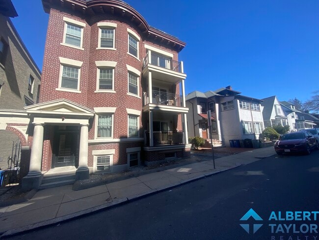 Building Photo - 29 Commonwealth Ter