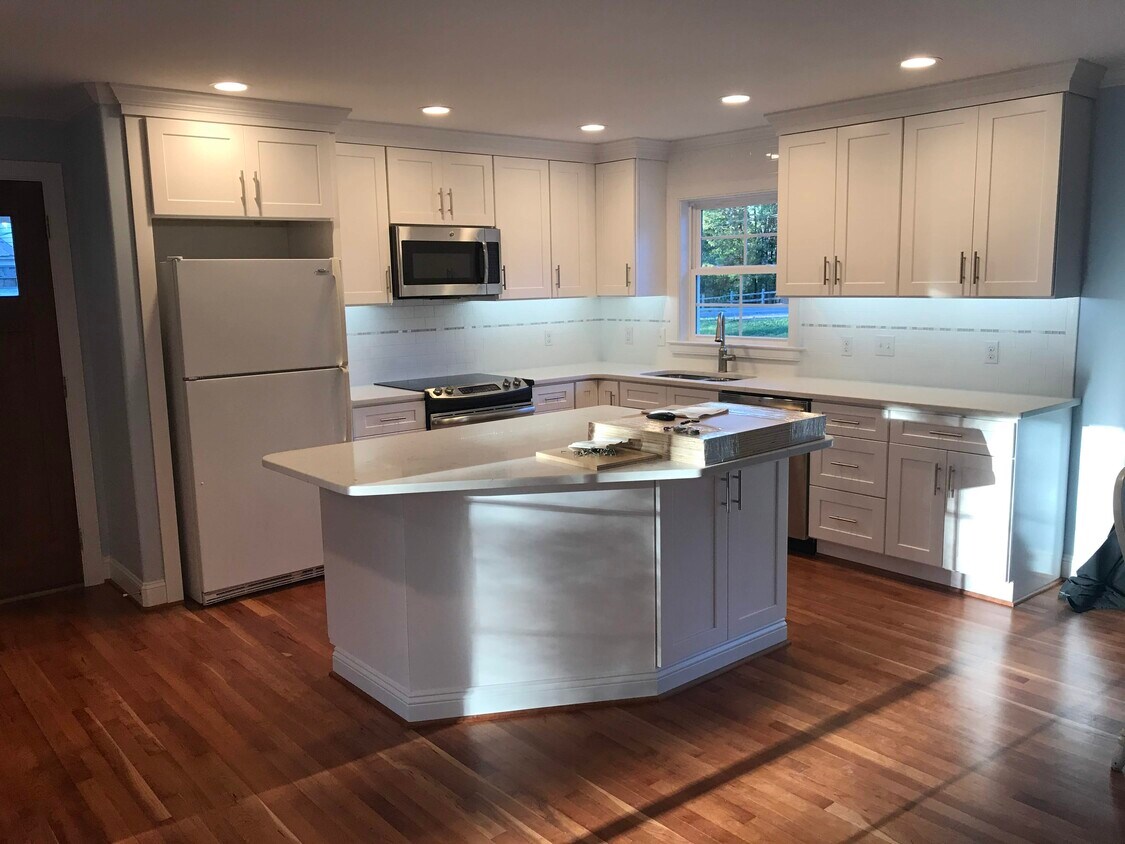 Foto principal - 7681 Deboe Rd