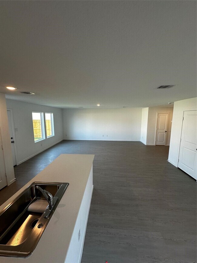 Building Photo - 6803 Flowering Ginger Ln