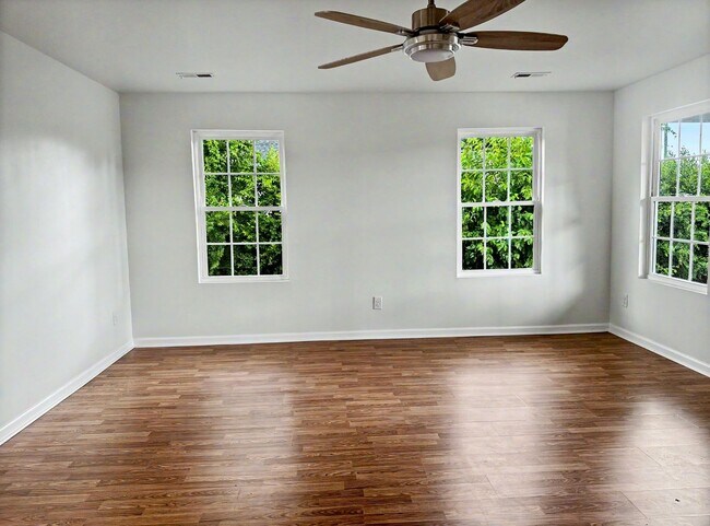 Foto del edificio - 3248 Chandler St