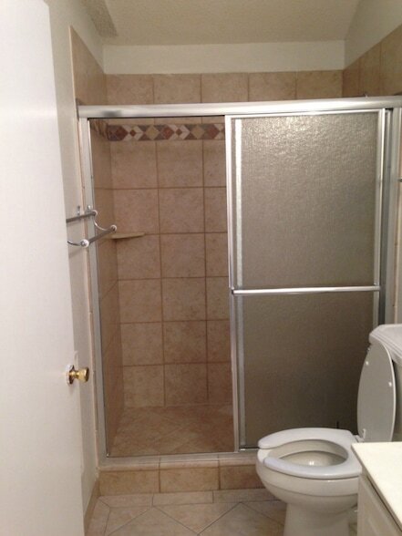Foto del edificio - 2201 Silverthorn Ln