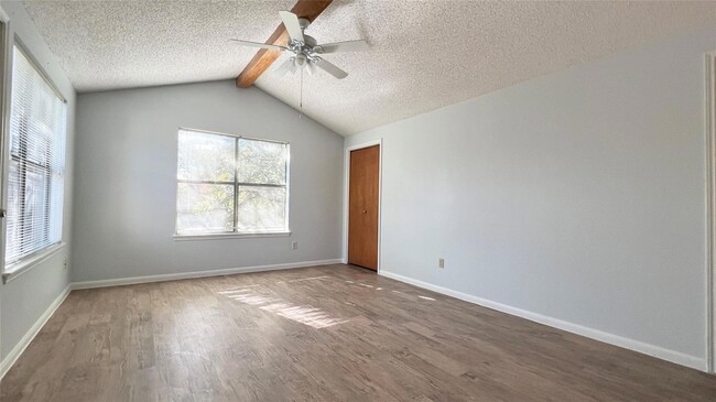 Building Photo - 9201 Simmons Rd