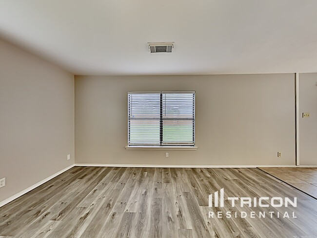 Foto del edificio - 8935 Twincreek Farm