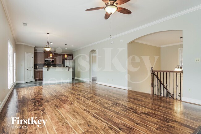 Foto del edificio - 5179 Meadow Lake Cir