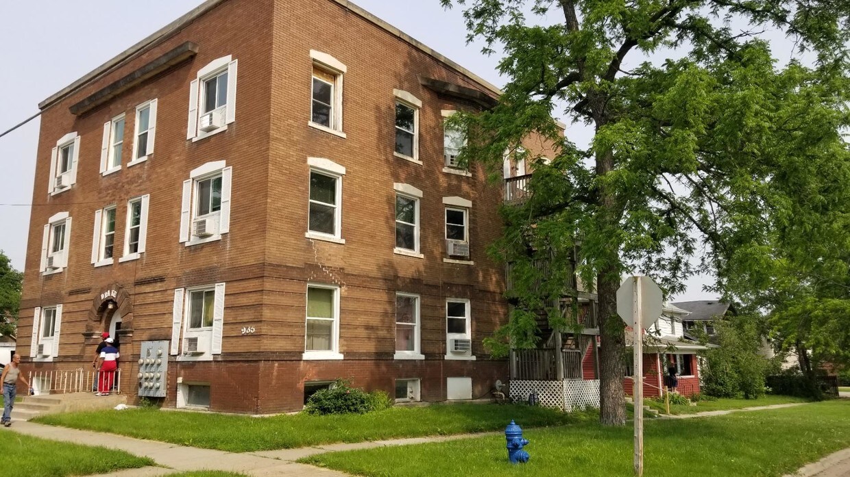 Primary Photo - 935 W 3rd St