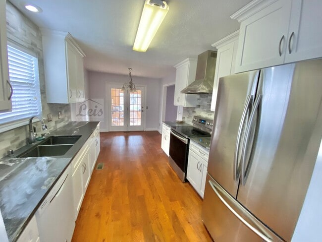 Building Photo - 2517 Newcastle Dr