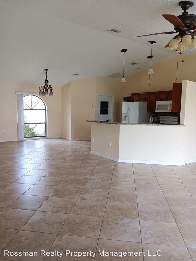 Building Photo - 3 br, 2 bath House - 4264 South Salford Blvd