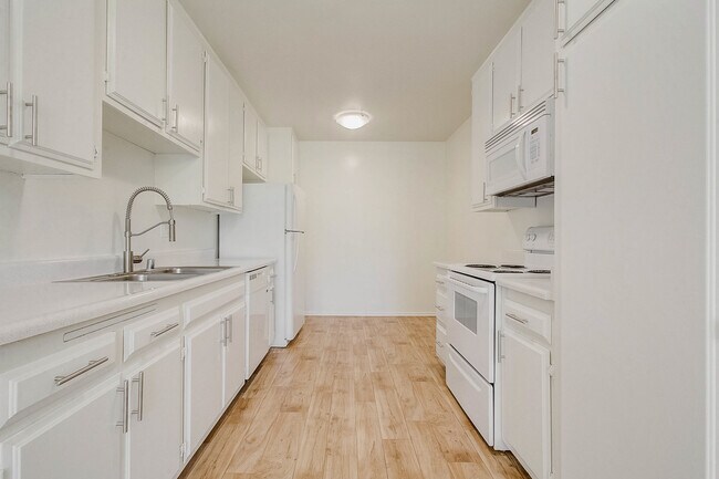 Foto del edificio - Natick Park South
