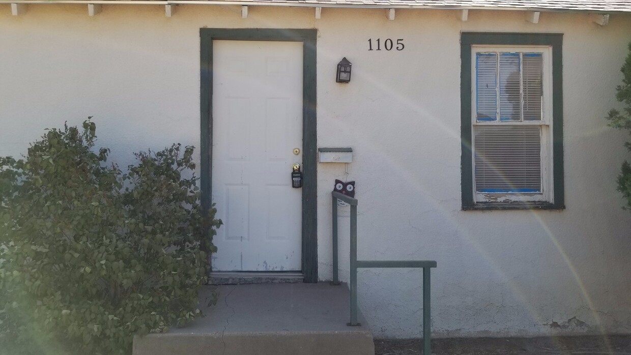 Foto principal - ADORABLE HOME ON LARGE LOT