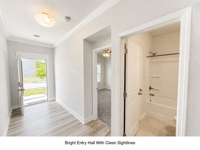 Foto del edificio - Spacious 4BR/3BA Home with First Floor Suite &  Loft